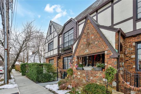 Multifamily For Sale - 164-04 33rd Avenue<br/> Flushing, NY 11358