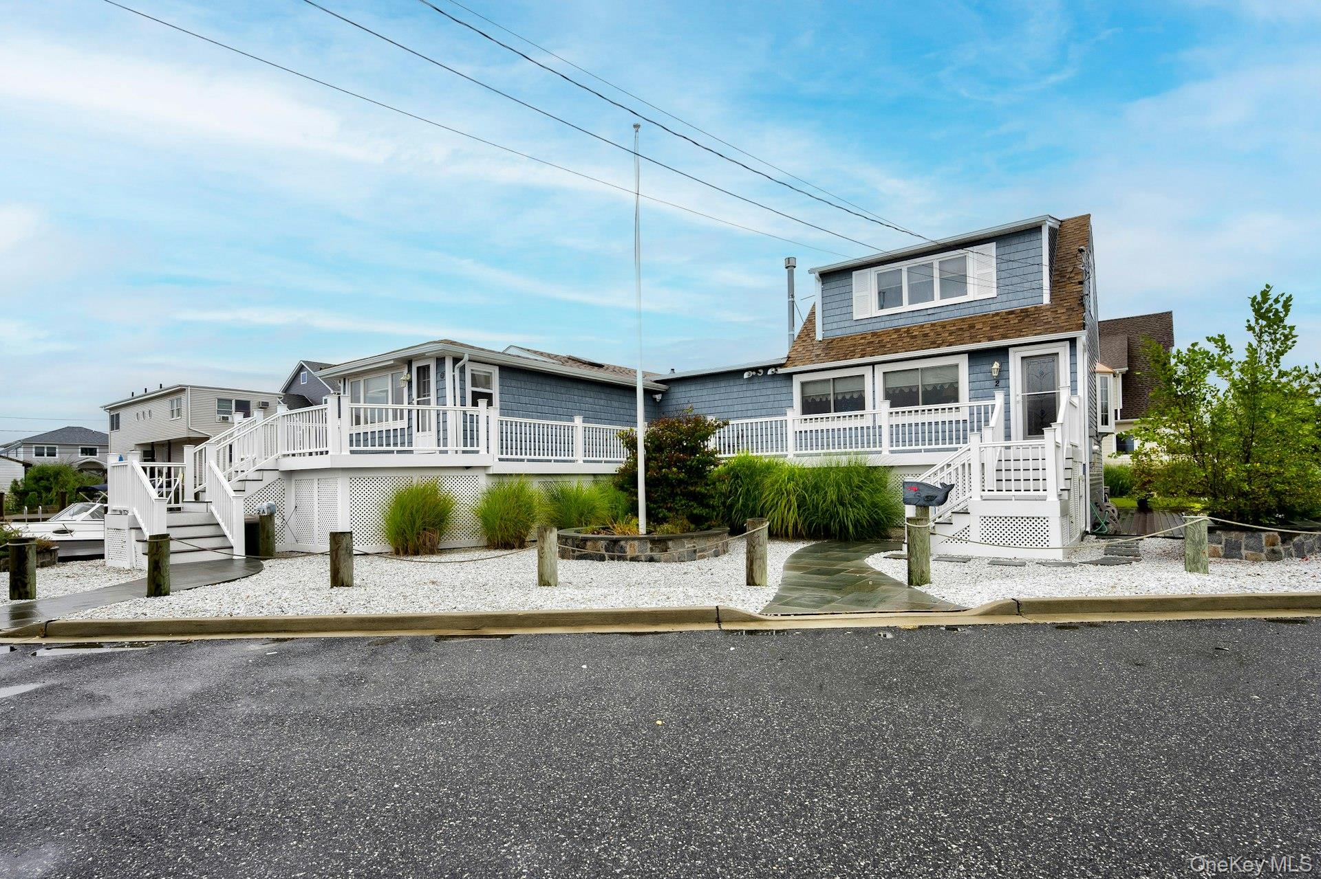 2 Bayview Avenue E