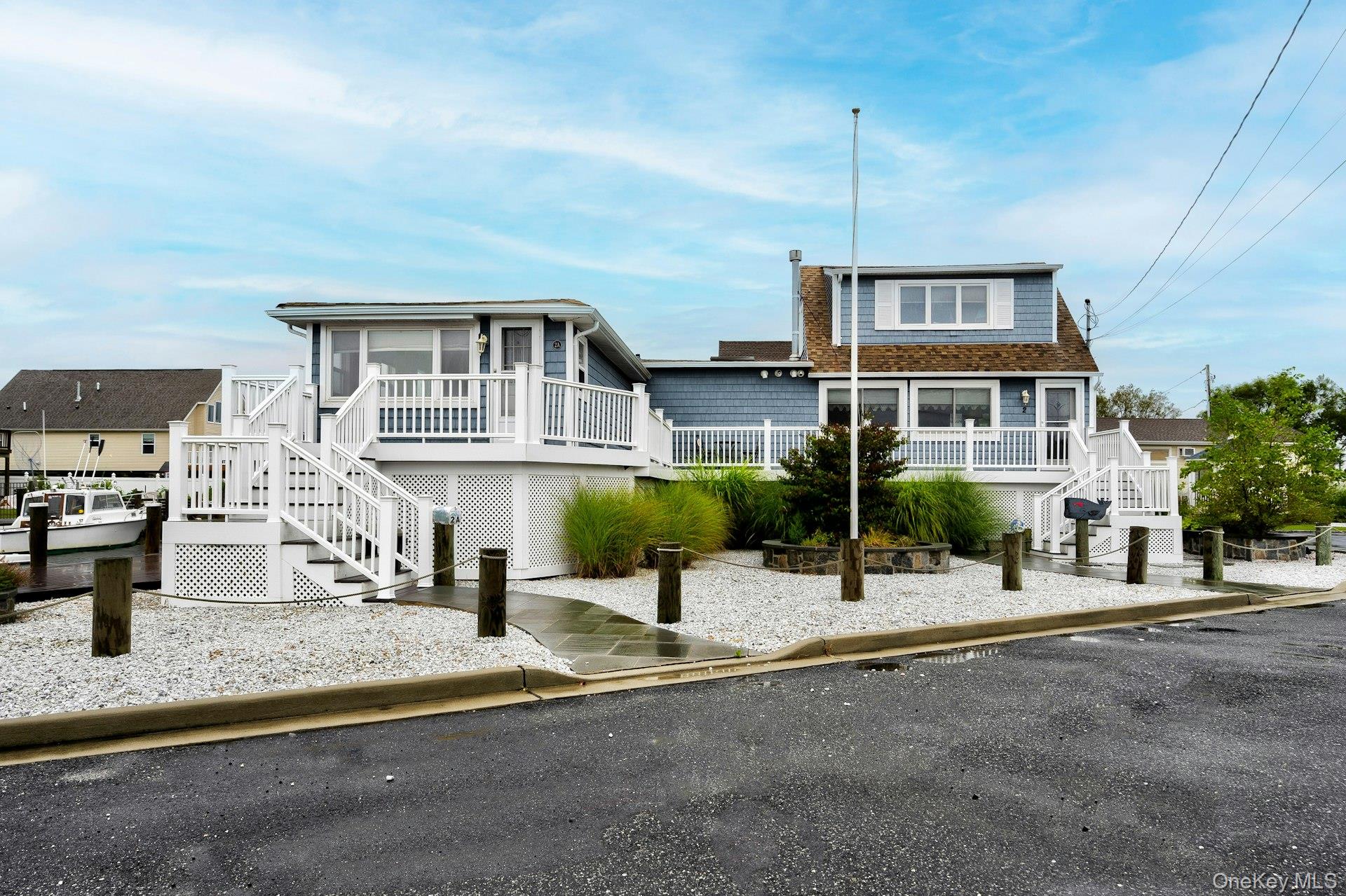 2 Bayview Avenue E