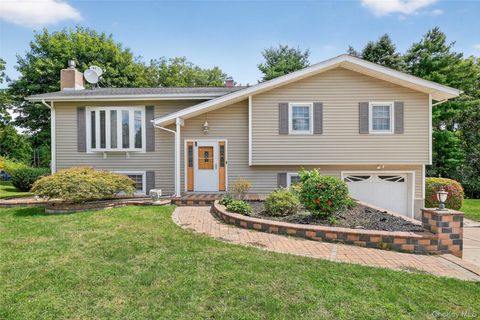 Homes For Sale - 6 North Drive<br/> Poughkeepsie, NY 12603