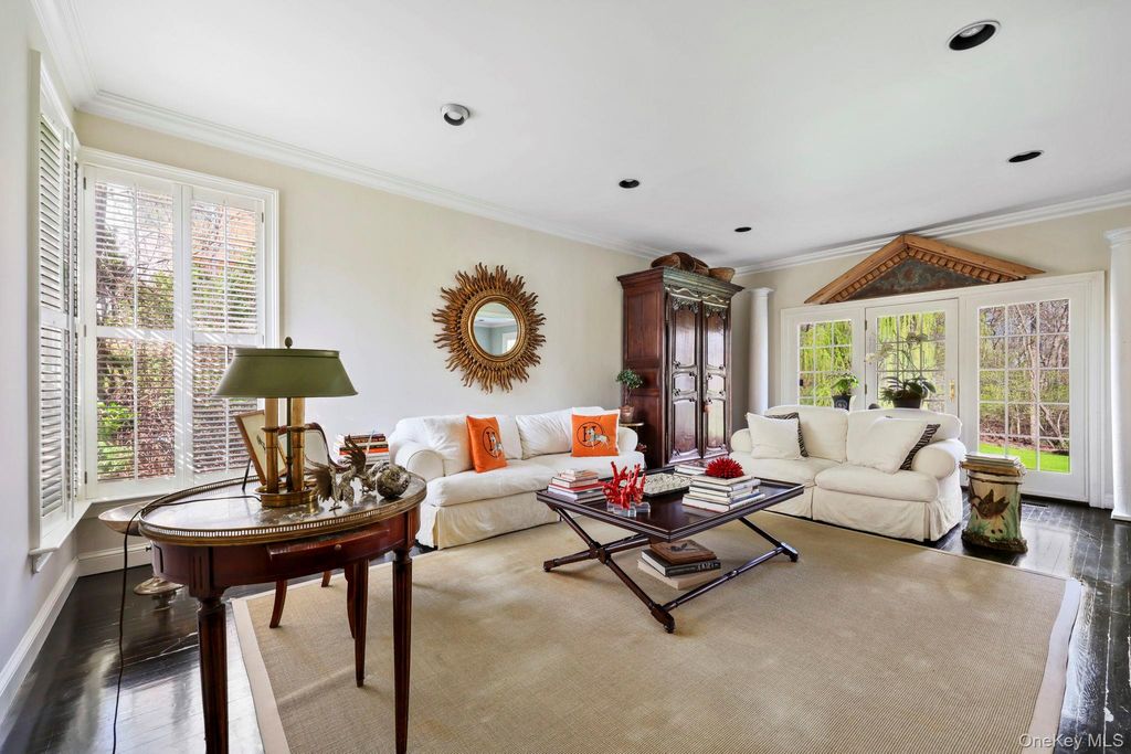 Photo of 5 Deerfield Lane, Scarsdale, NY 10583 (MLS # 926069)