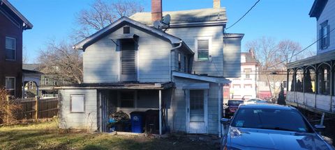 Homes For Sale - 77 Montgomery St<br/> Poughkeepsie, NY 12601