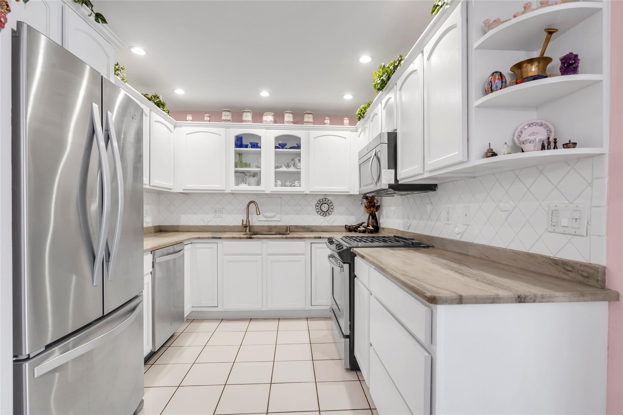 1069 Savoy Drive, Melville, New York image 5