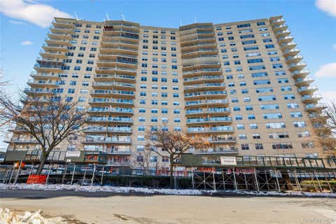 Homes For Sale - 2500 Johnson Avenue #8K<br/> Bronx, NY 10463