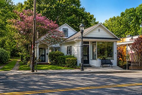 Photo of 1550 Main Road, Riverhead, NY 11901 (MLS # 1009720)