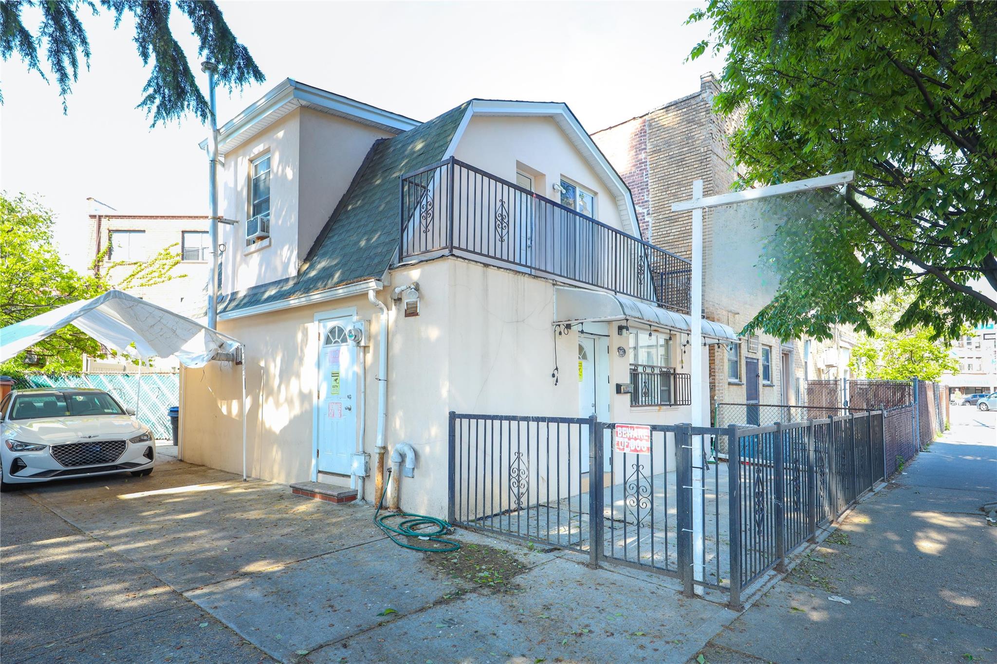 187 Avenue O