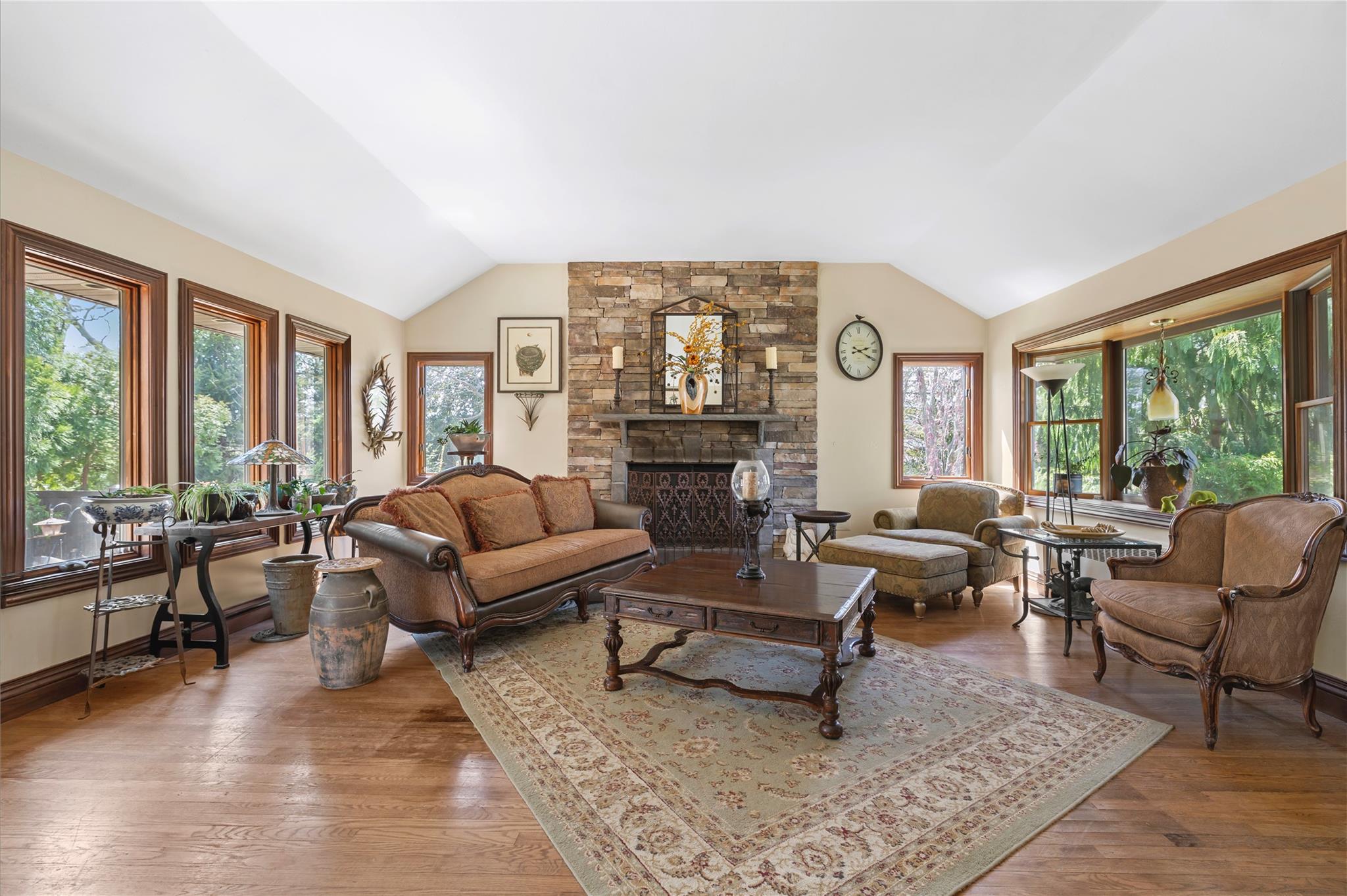24 Brushwood Court, East Islip, New York image 5