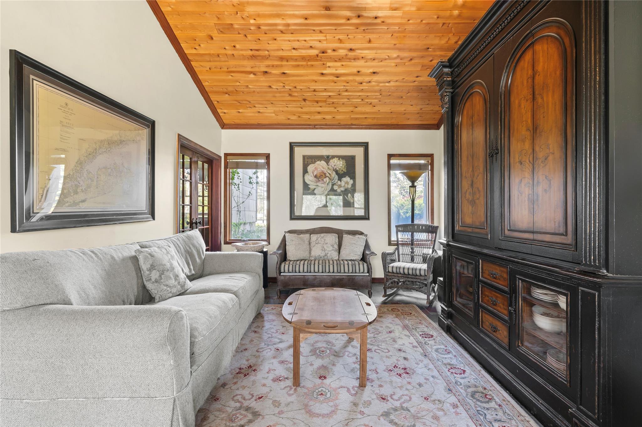 24 Brushwood Court, East Islip, New York image 11