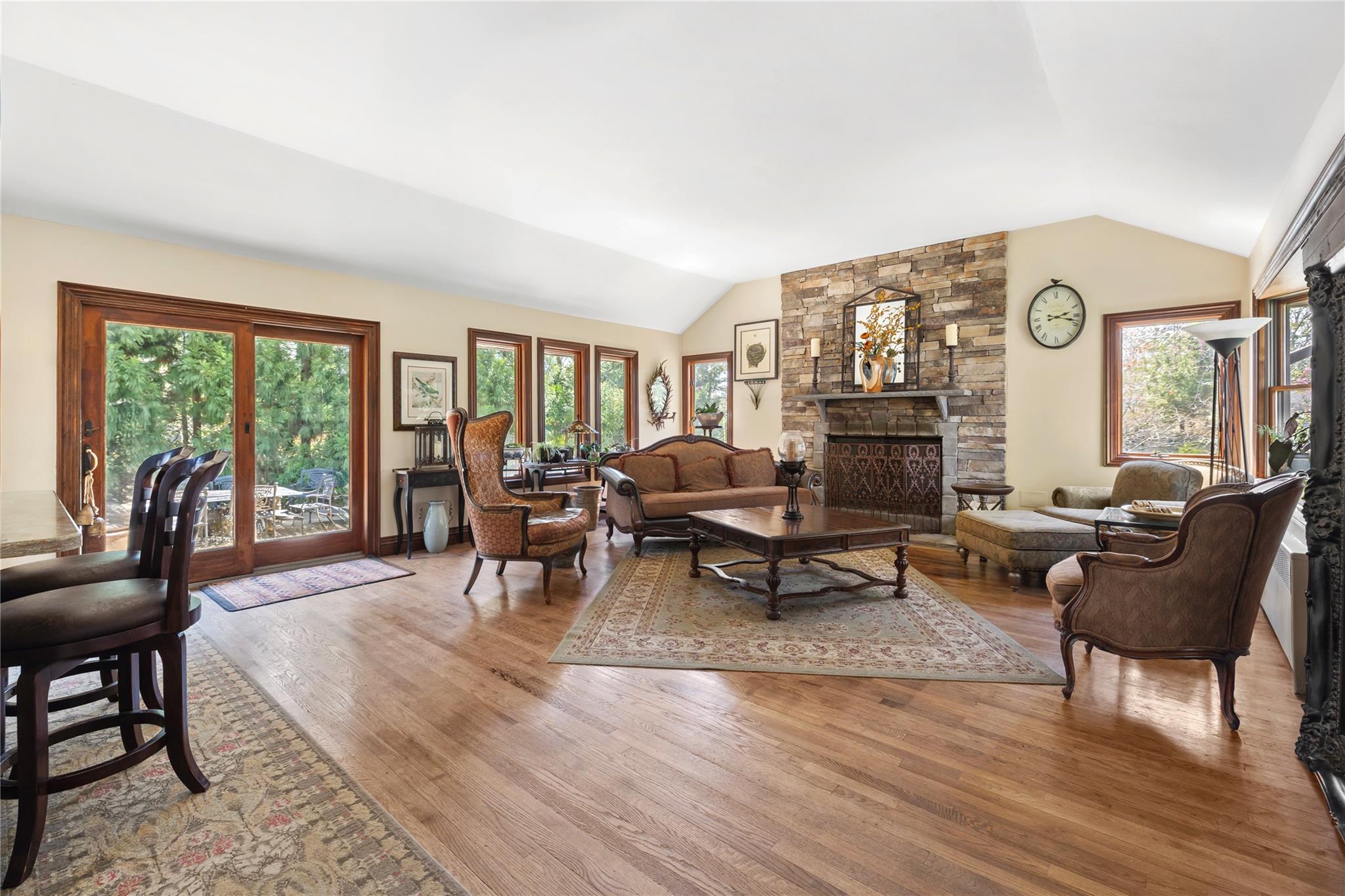 24 Brushwood Court, East Islip, New York image 4