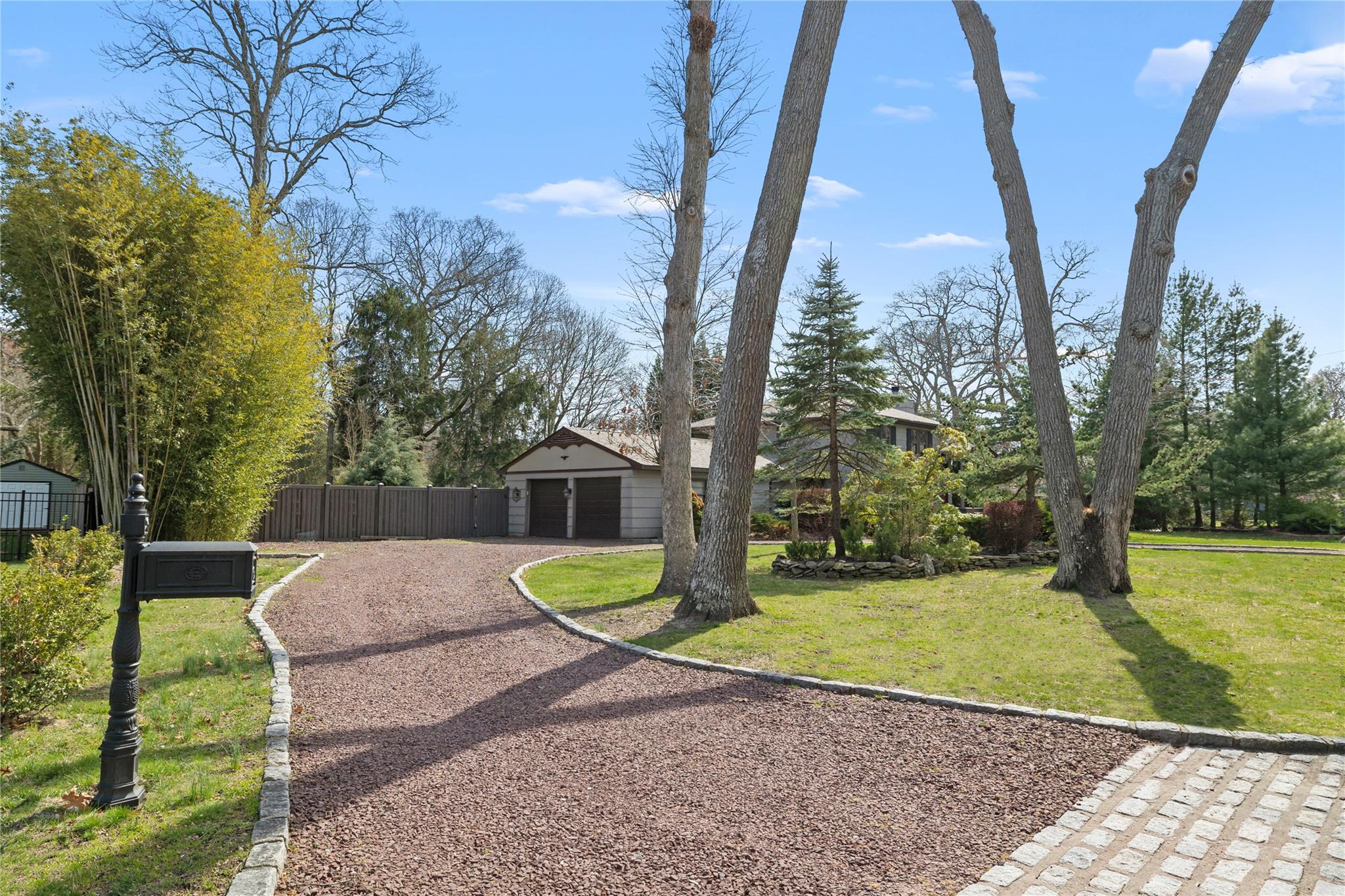 24 Brushwood Court, East Islip, New York image 22