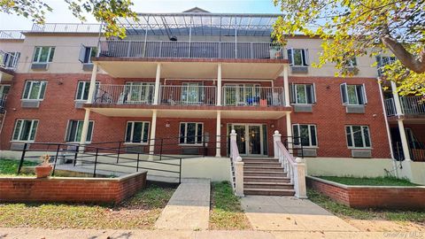 Condo For Sale - 64-34 Grand Central Parkway #3D<br/> Queens County, Forest Hills, NY 11375