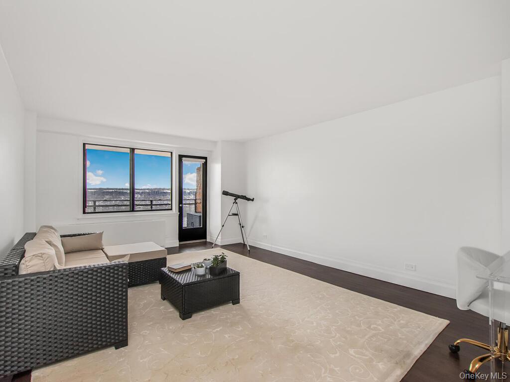 3671 Hudson Manor Terrace 17A