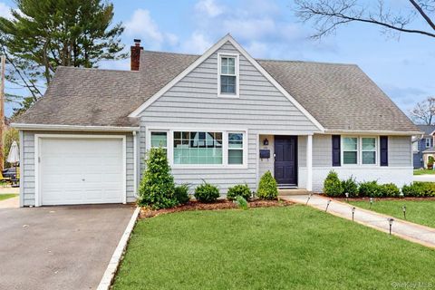 Homes For Rent - 170 Wetherill Road<br/> Garden City, NY 11530