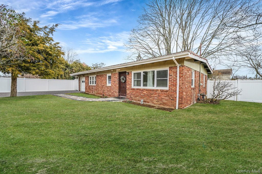 Photo of 66 W 10th Street, Huntington Station, NY 11746 (MLS # 950886)