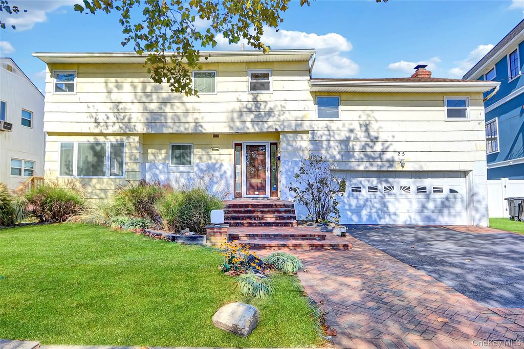Photo of 25 Park Circle, Cedarhurst, NY 11516 (MLS # 927034)