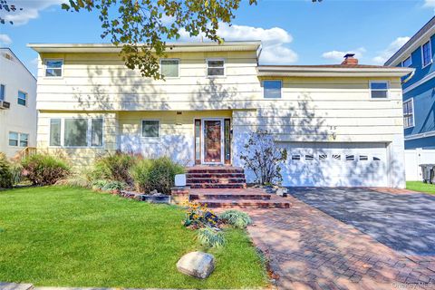 Photo of 25 Park Circle, Cedarhurst, NY 11516 (MLS # 927034)