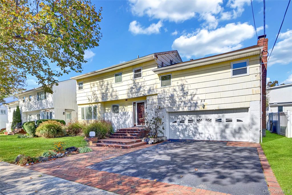 Photo of 25 Park Circle, Cedarhurst, NY 11516 (MLS # 927034)