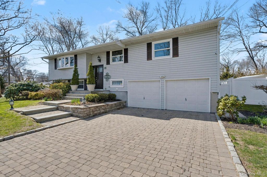 Photo of 95 Colonial Street, East Northport, NY 11731 (MLS # 979241)