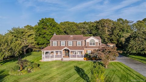 Photo of 15 Rosewood Lane, Manorville, NY 11949 (MLS # 920642)