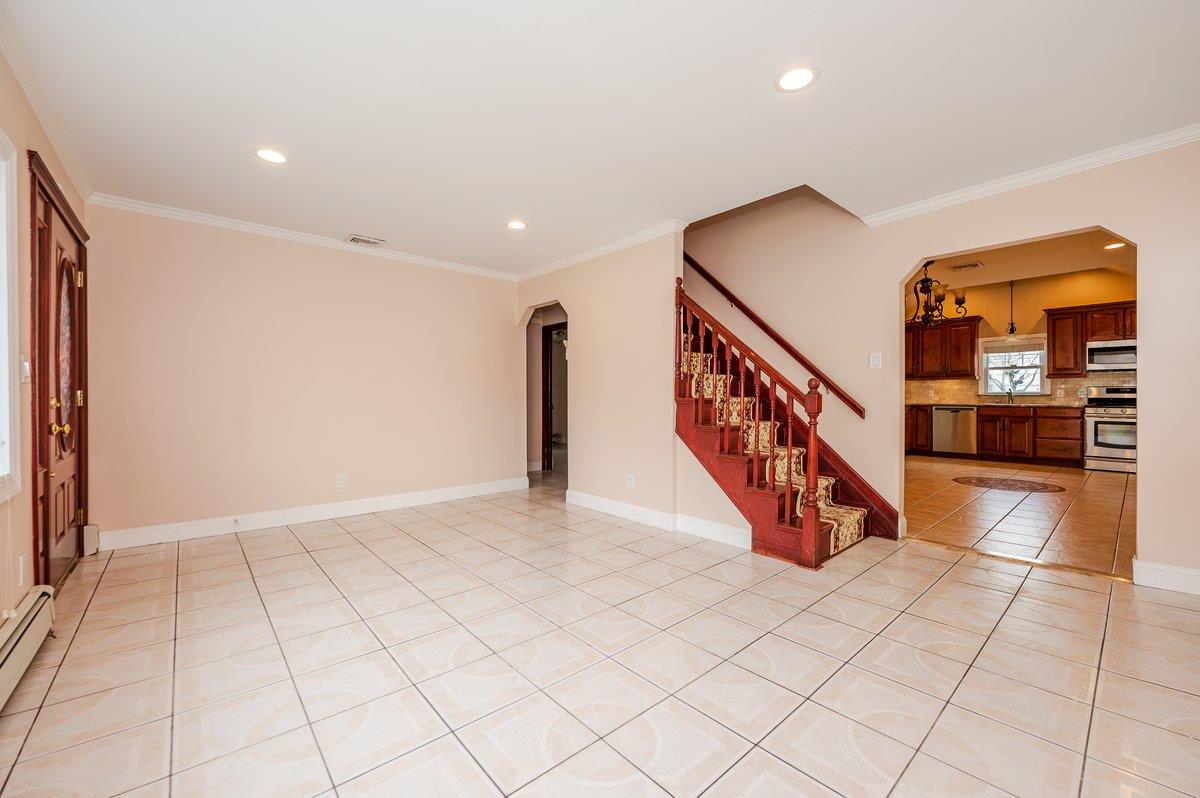 327 Peninsula Boulevard, Cedarhurst, New York image 5
