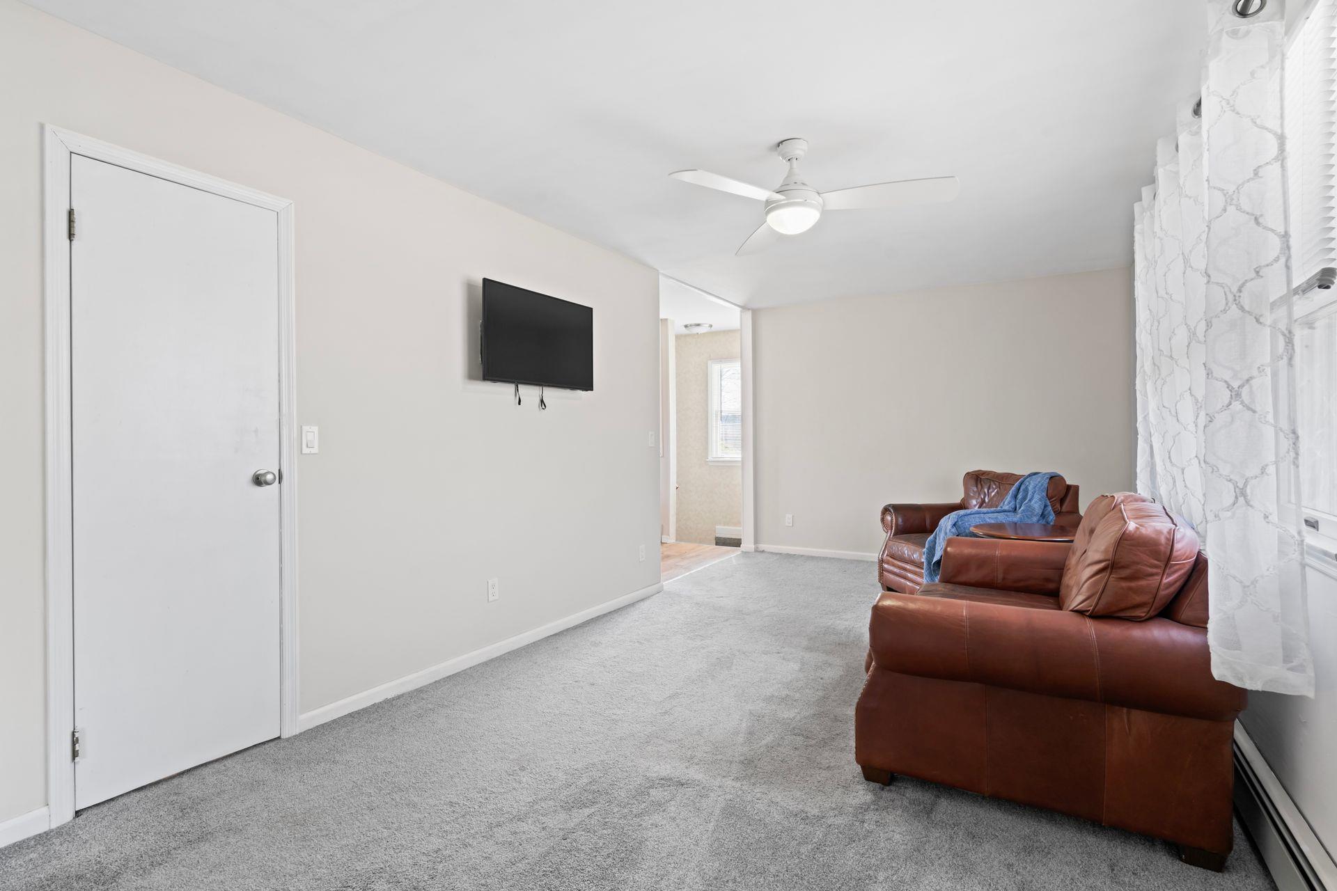 143 San Juan Drive, Hauppauge, Florida image 23
