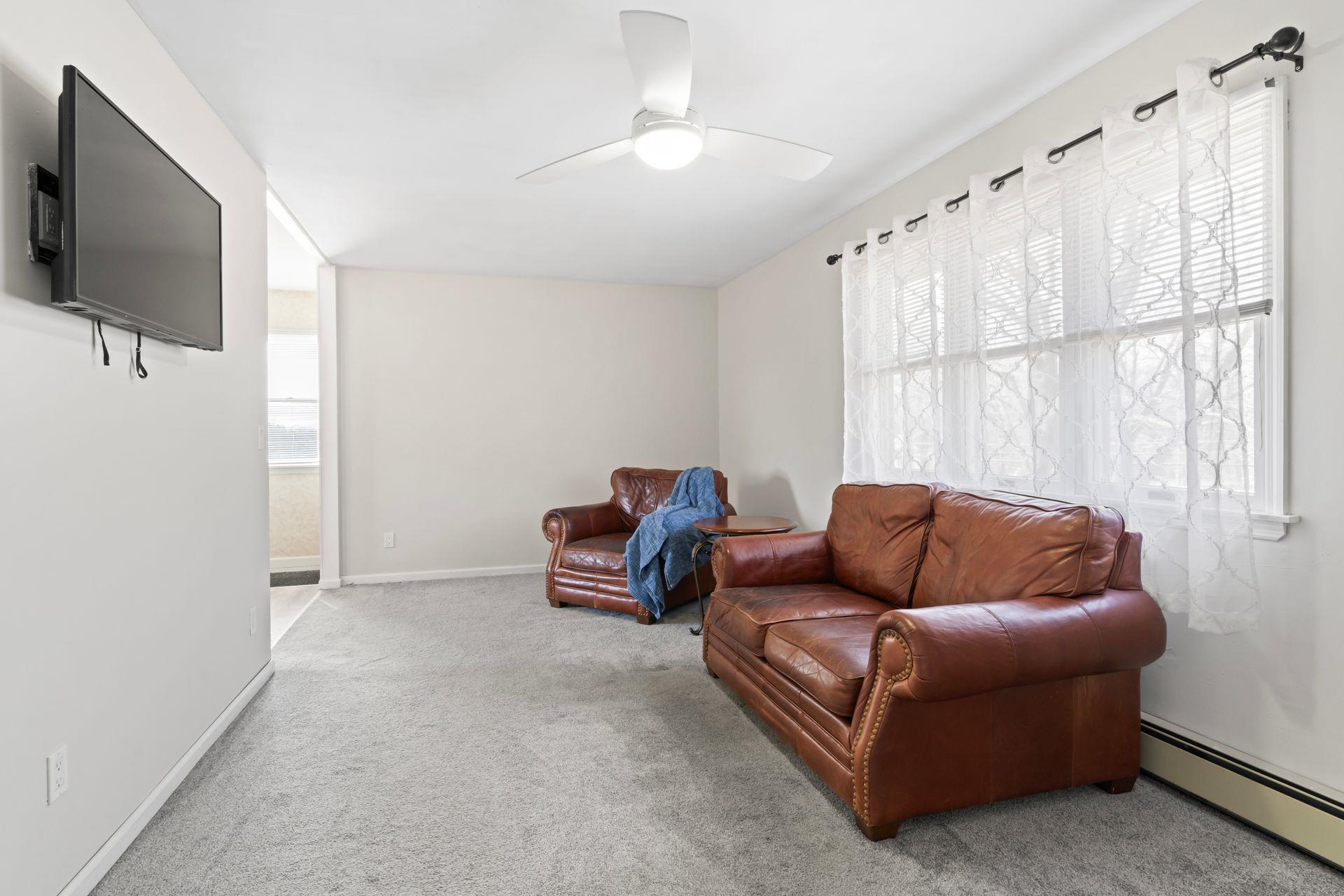 143 San Juan Drive, Hauppauge, Florida image 22