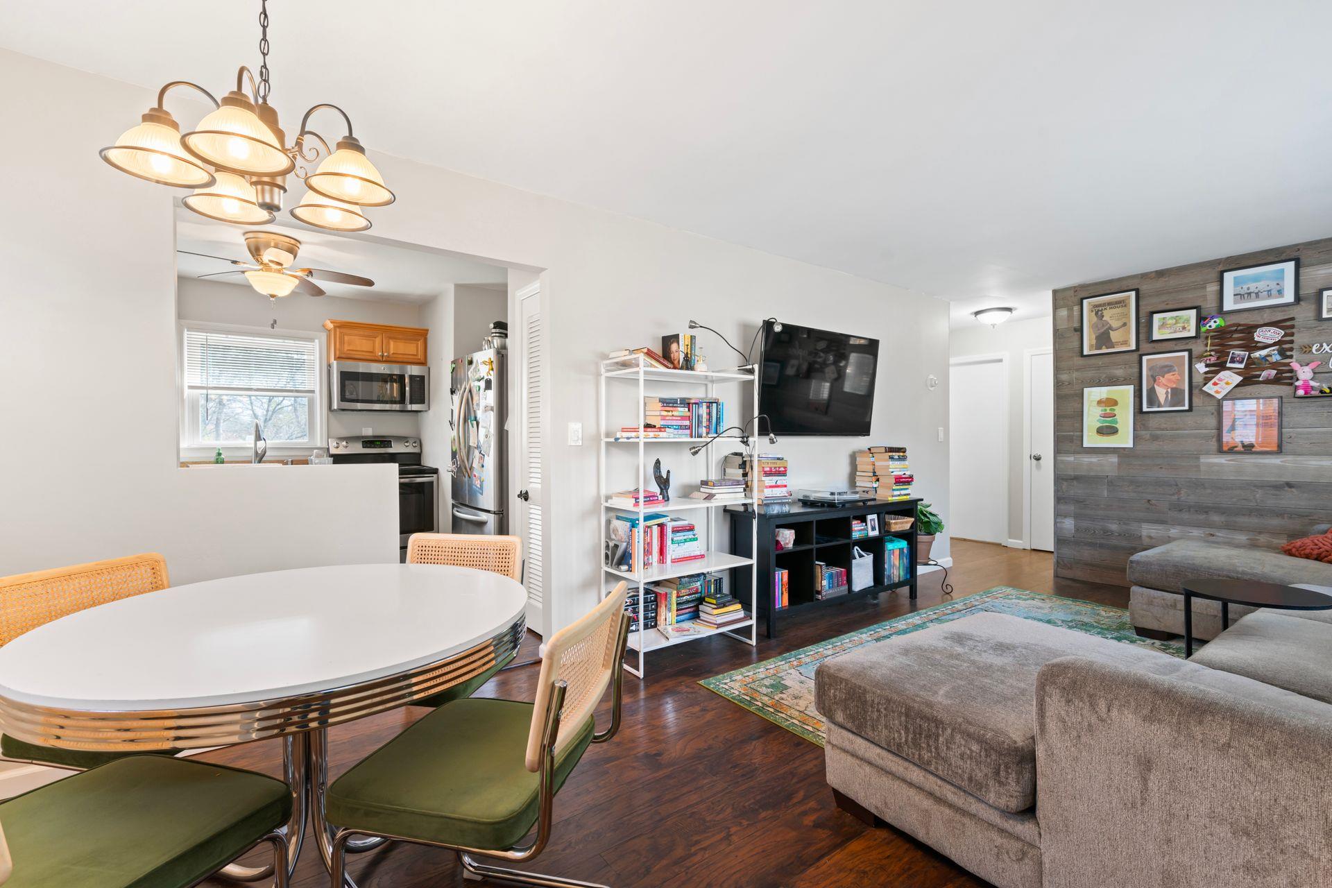 143 San Juan Drive, Hauppauge, Florida image 7