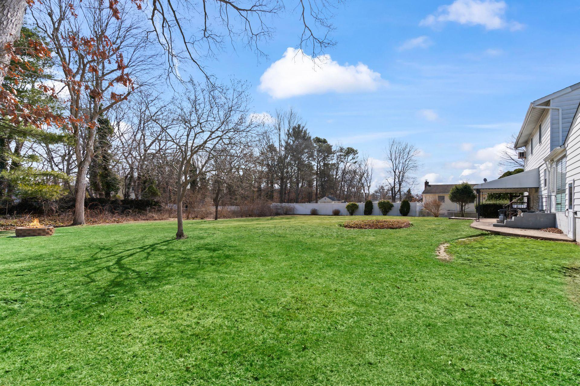 143 San Juan Drive, Hauppauge, Florida image 27