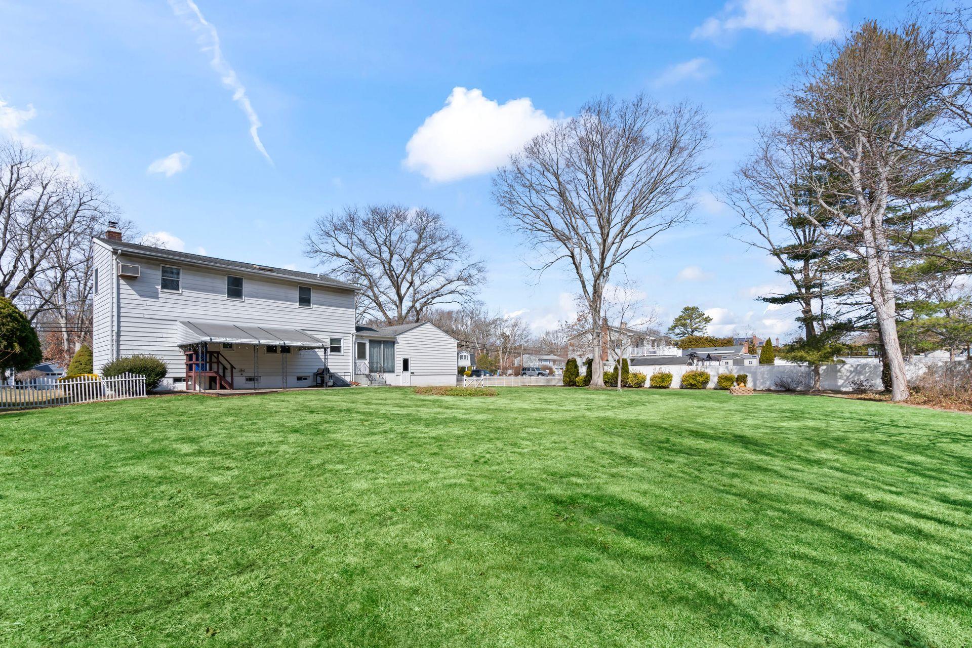 143 San Juan Drive, Hauppauge, Florida image 29