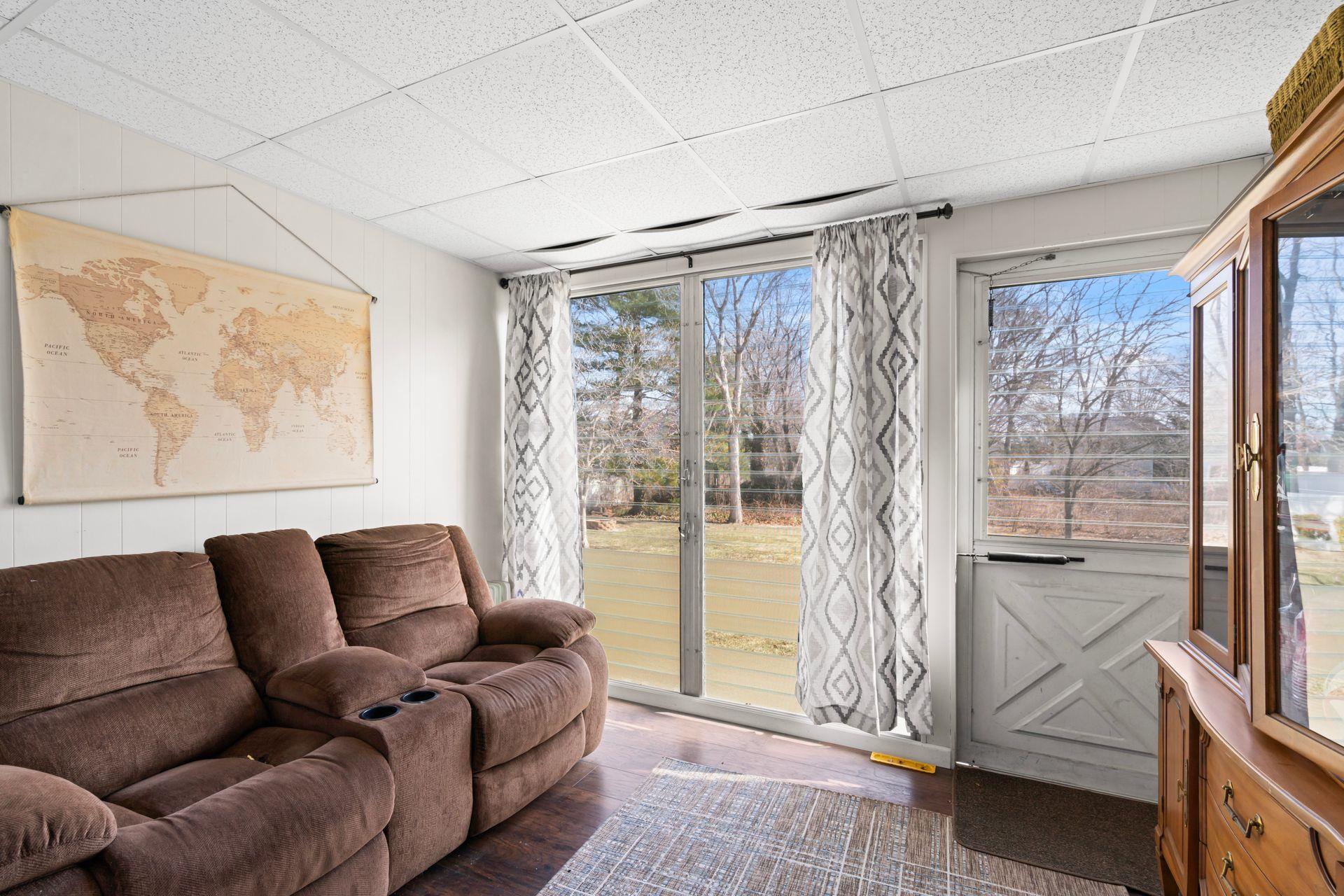 143 San Juan Drive, Hauppauge, Florida image 14