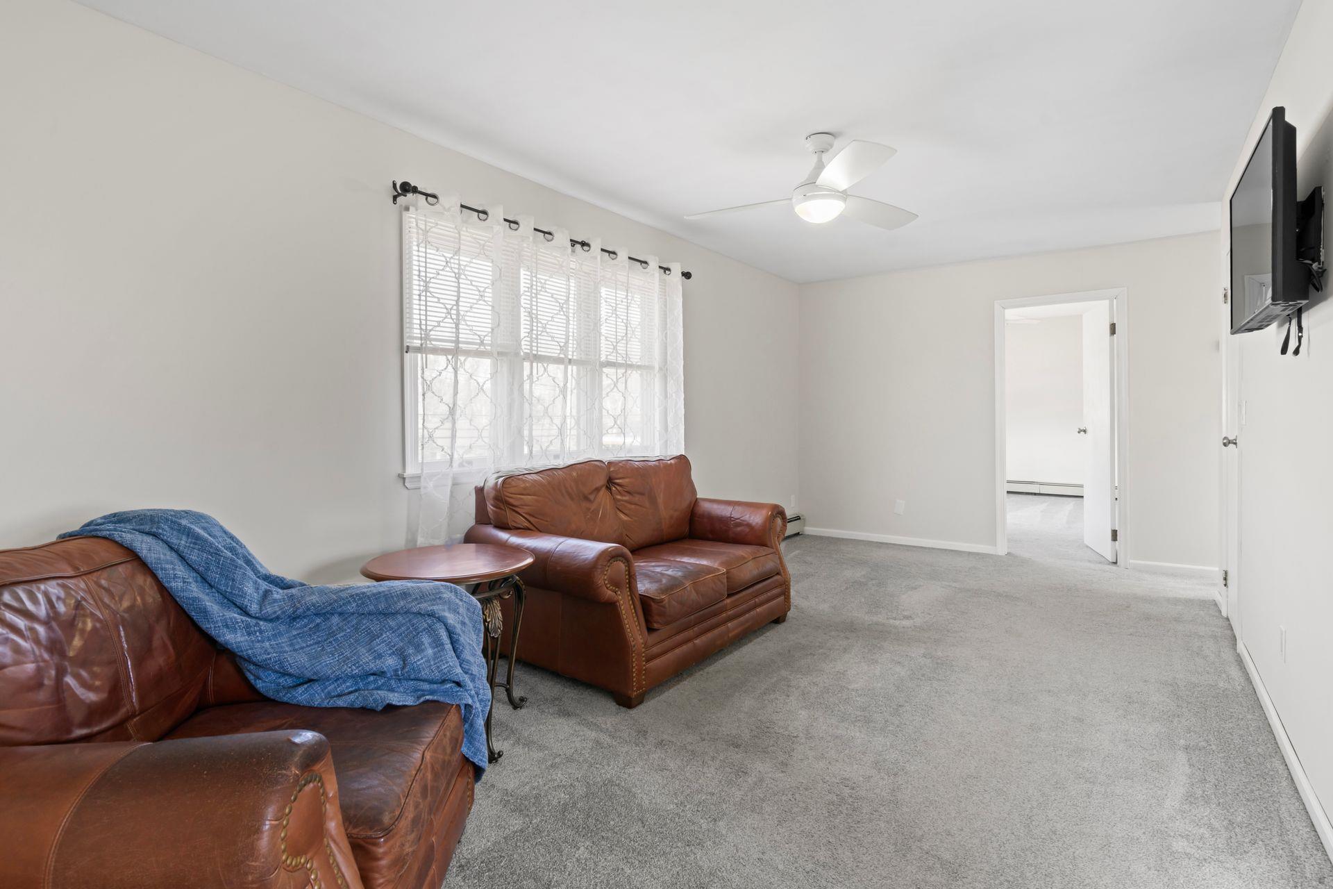 143 San Juan Drive, Hauppauge, Florida image 21