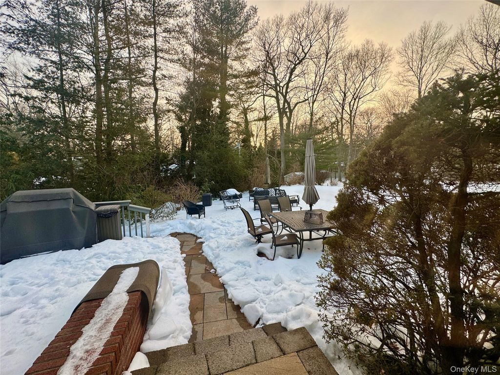 Photo of 42 Hearthstone Drive, Dix Hills, NY 11746 (MLS # 962944)