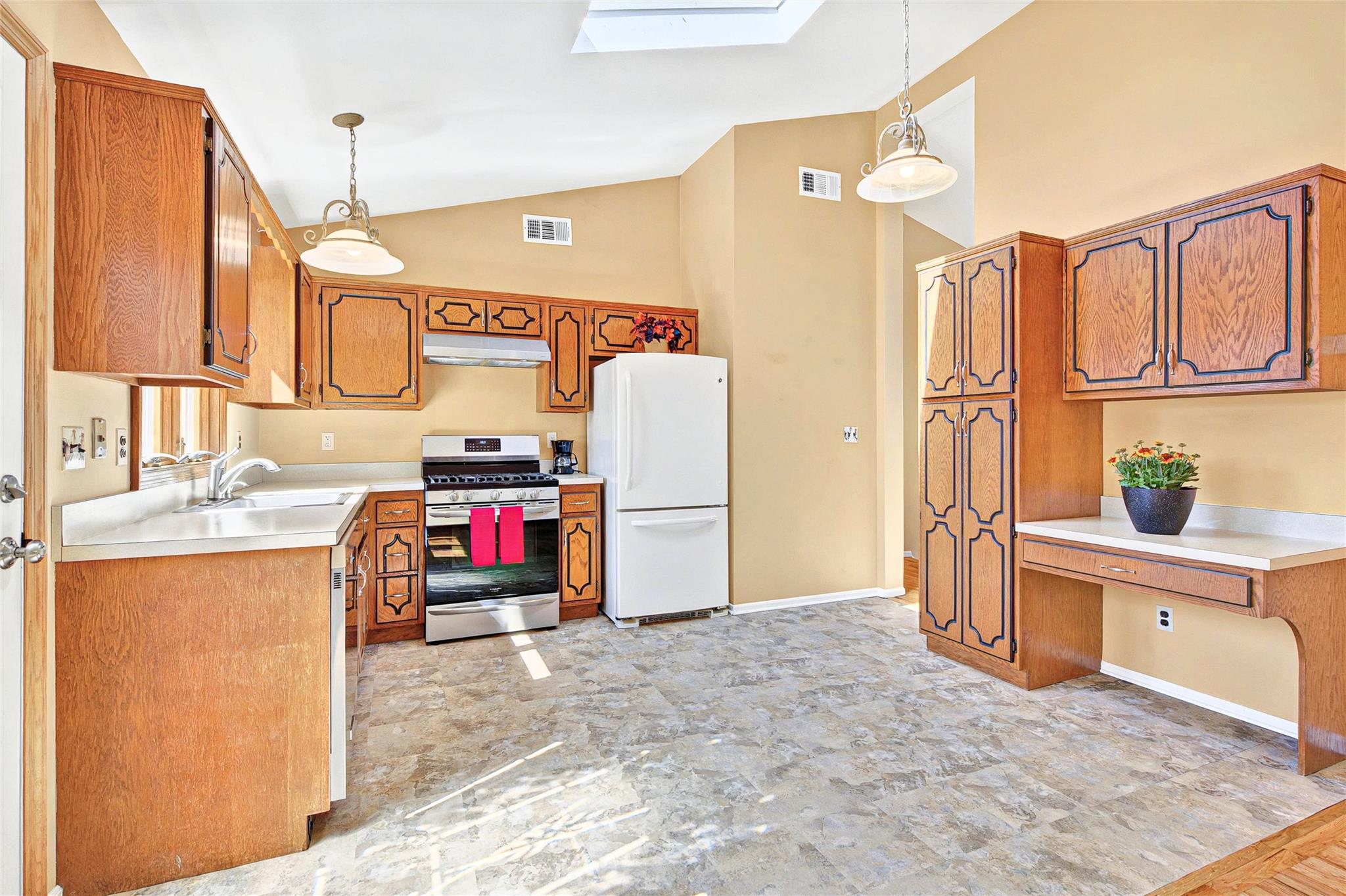 8 Skinner Court, Tomkins Cove, New York image 23