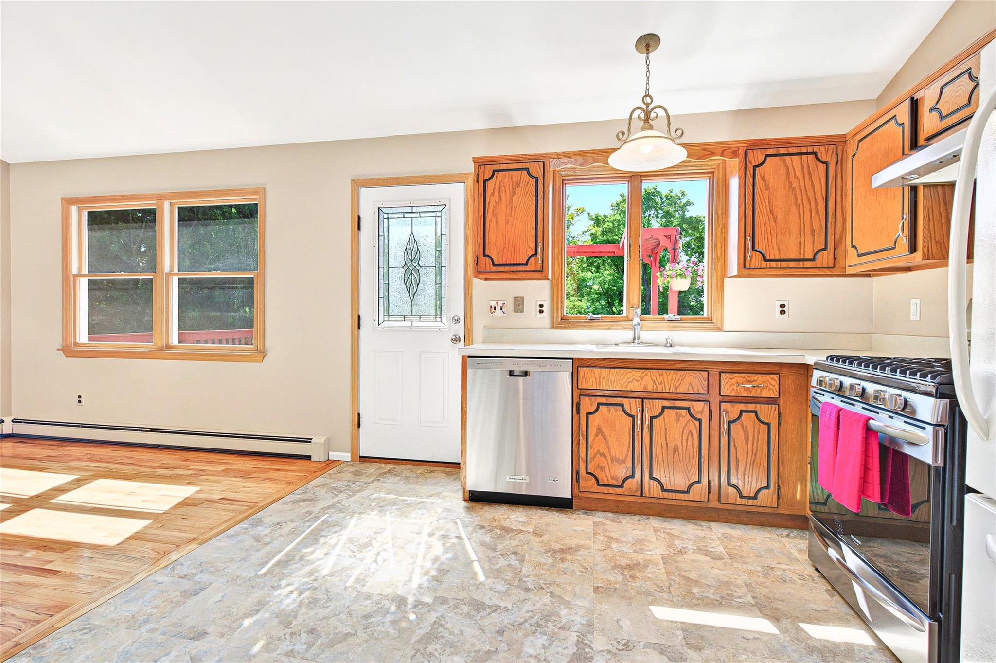 8 Skinner Court, Tomkins Cove, New York image 24