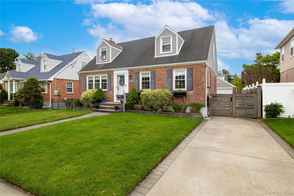 Photo of 1714 Broadway, New Hyde Park, NY 11040 (MLS # 998472)