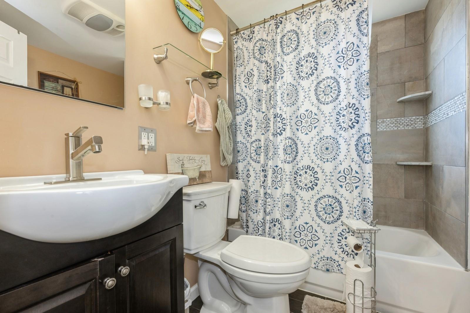 42 Webster Street, Floral Park, New York image 16