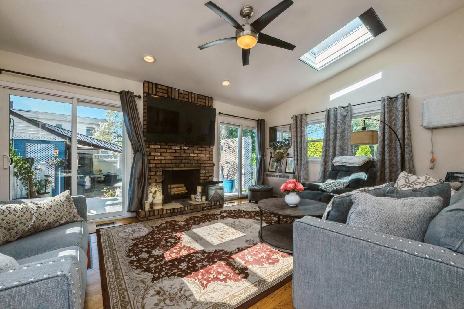 42 Webster Street, Floral Park, New York image 10