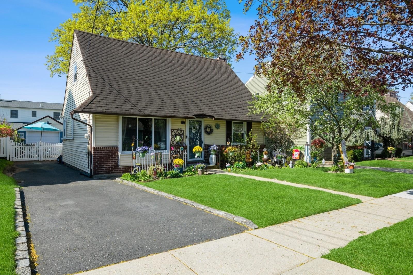 MLS: 851844