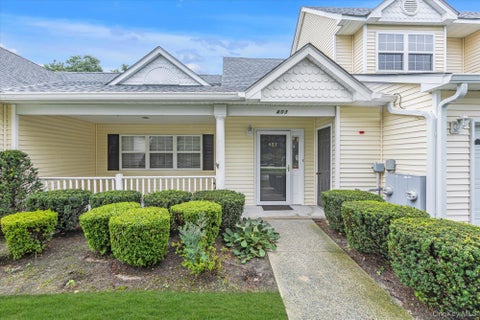Condo For Sale - 403 Winged Foot Way<br/> Riverhead, NY 11901