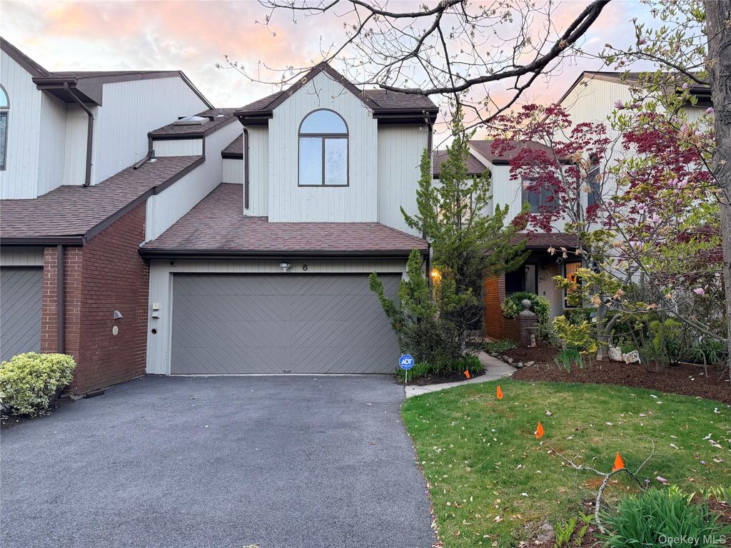 Photo of 6 Brookridge Road, New Rochelle, NY 10804 (MLS # 988229)