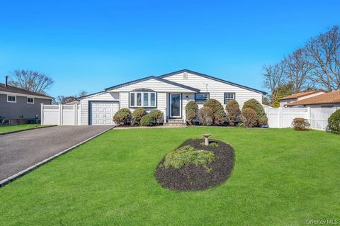 18 W 14th St Deer Park NY 11729