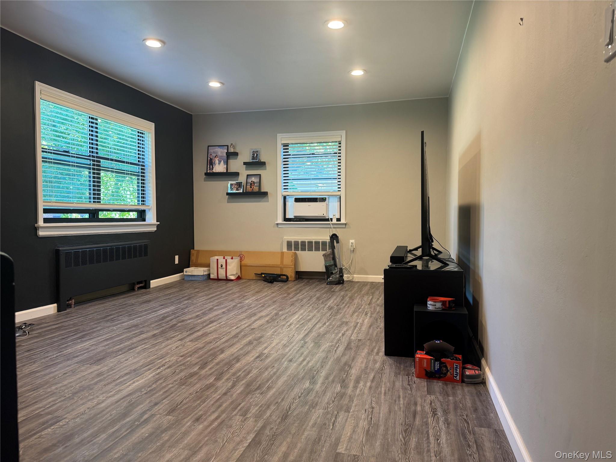 220-16 73 Avenue 013A2