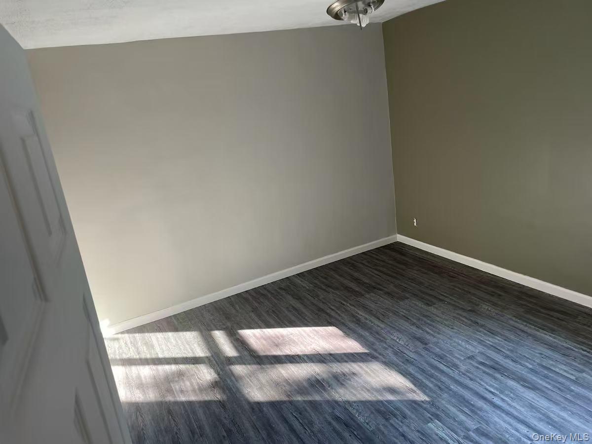 220-16 73 Avenue 013A2