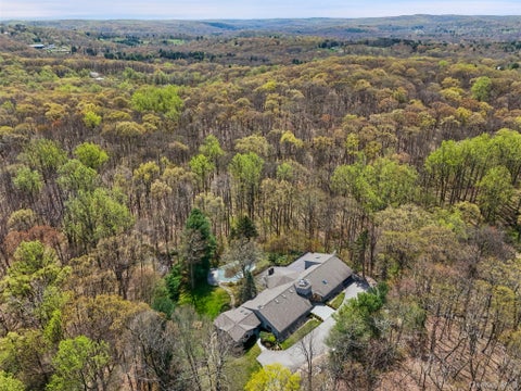 Homes For Sale - 68 Old Aspetong Road<br/> Katonah, NY 10536