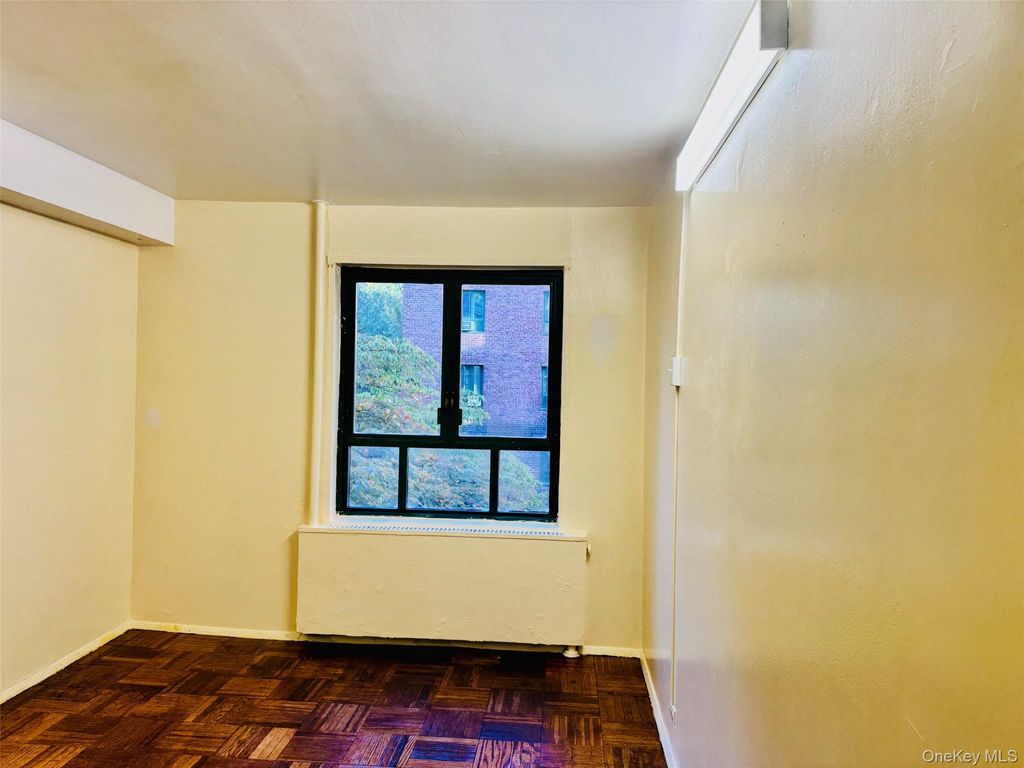 Photo of 1591 Metropolitan Avenue #3I, Bronx, NY 10462 (MLS # 950424)