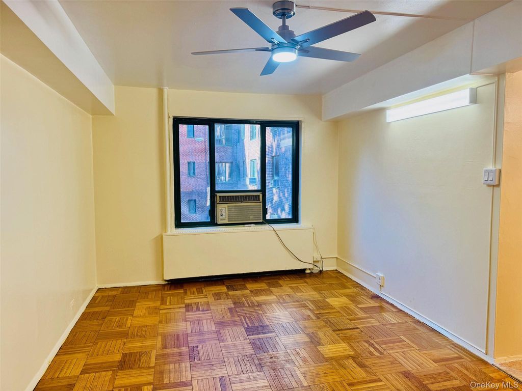 Photo of 1591 Metropolitan Avenue #3I, Bronx, NY 10462 (MLS # 950424)