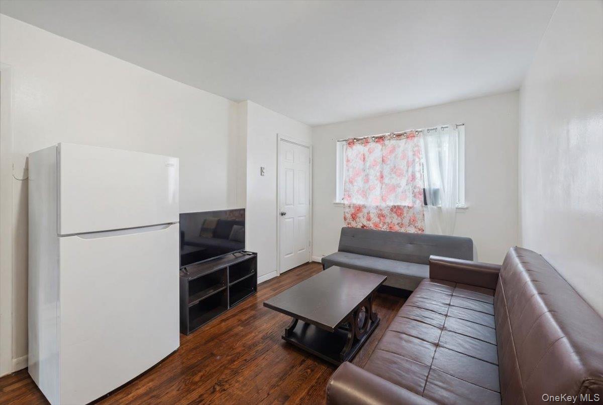 206-208 Balcom Avenue