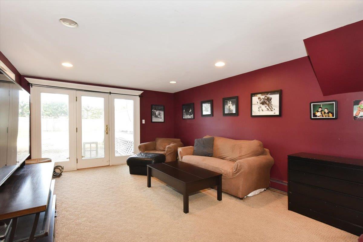 1456 Wagner Street, Wantagh, New York image 15