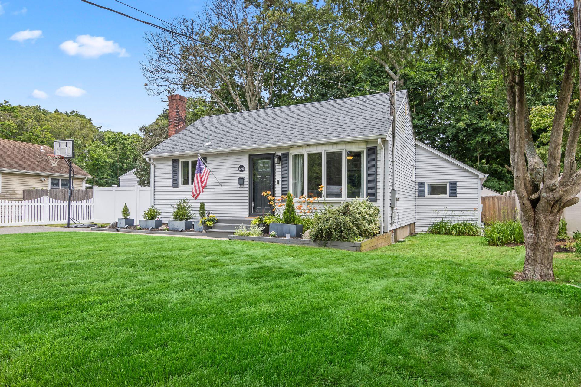 Property for Sale at Elm Avenue, Smithtown, Hamptons, NY - Bedrooms: 3 
Bathrooms: 2  - $575,000