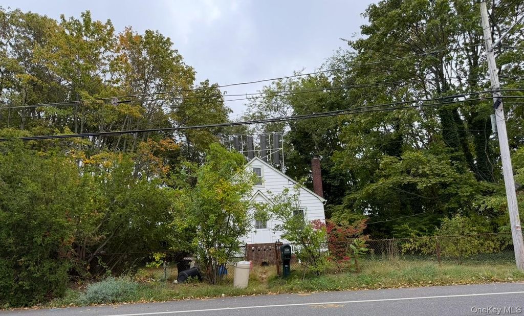 Photo of 1599 3rd Street, West Babylon, NY 11704 (MLS # 926024)